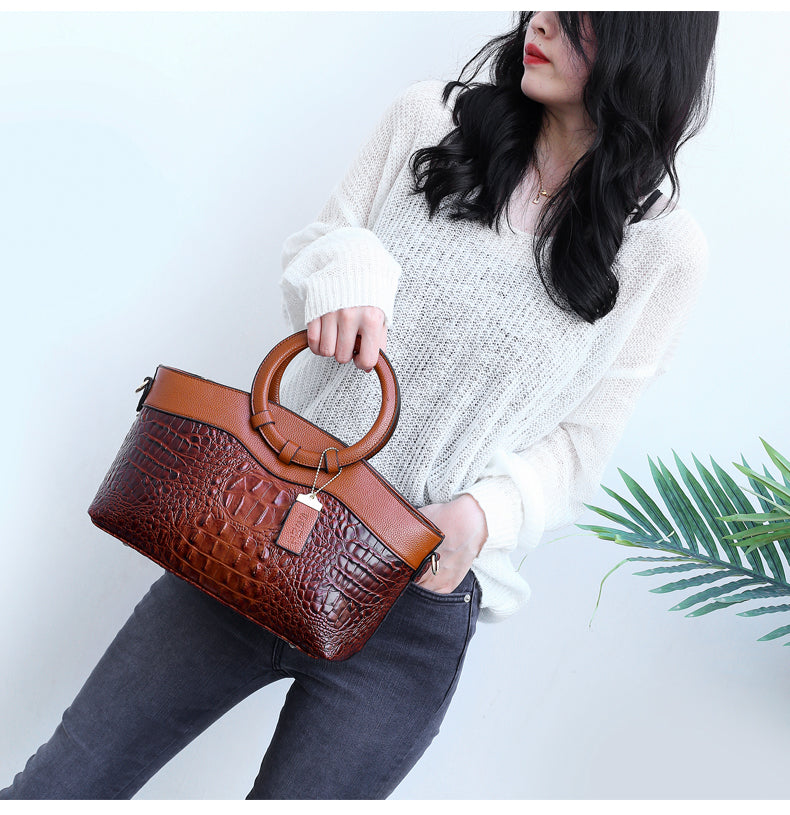 Matilda | Elegant handgjord Croco-väska i läder