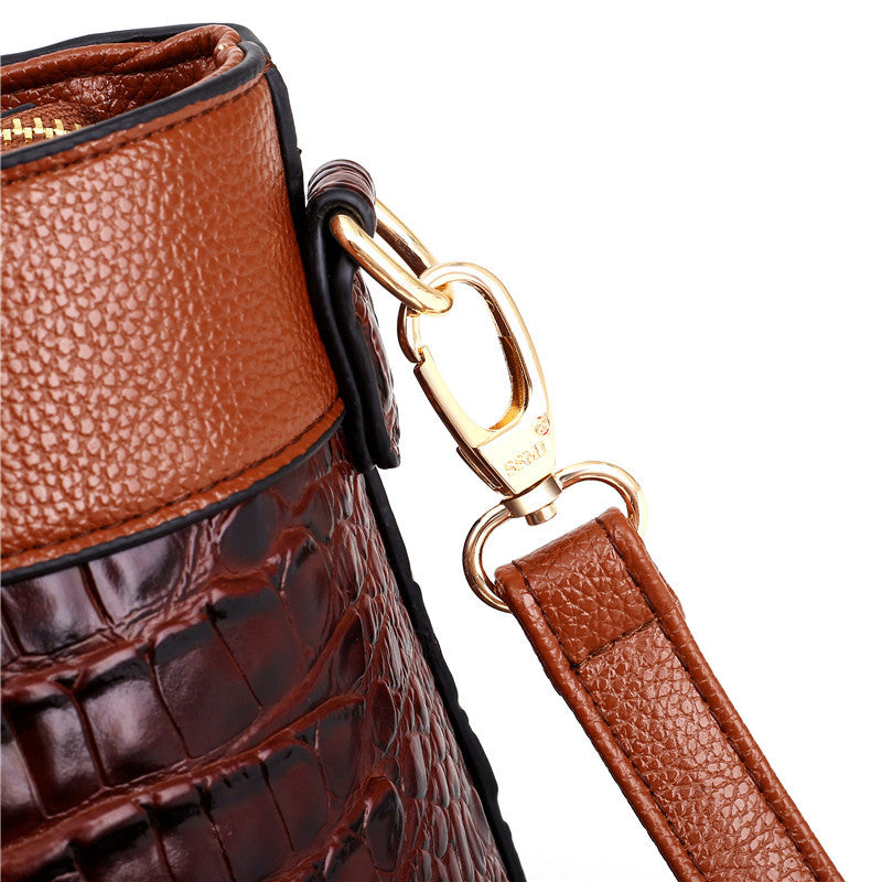 Matilda | Elegant handgjord Croco-väska i läder
